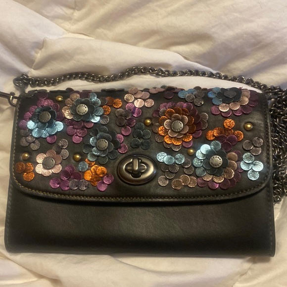 New still has tags in it - Picture 1 of 2